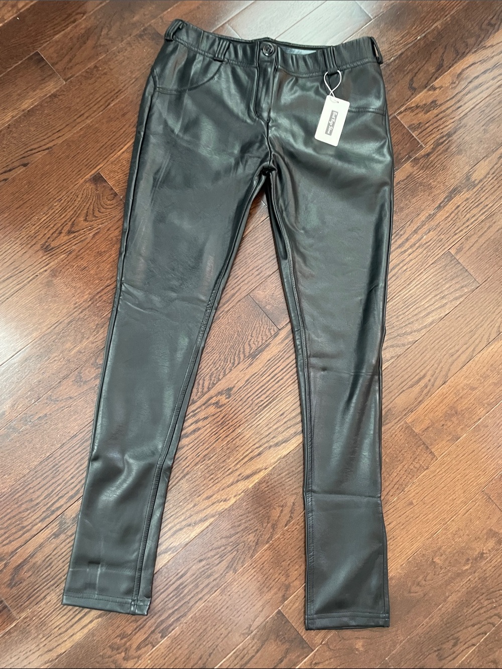 Best Yoga Store - leather pants, high-rise, with backside ruching.  Size M   NWT